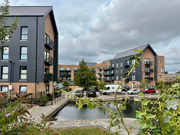 1 Bedroom Apartment For Sale In Quayside Court, Hazlemere Marina, Waltham Abbey, EN9