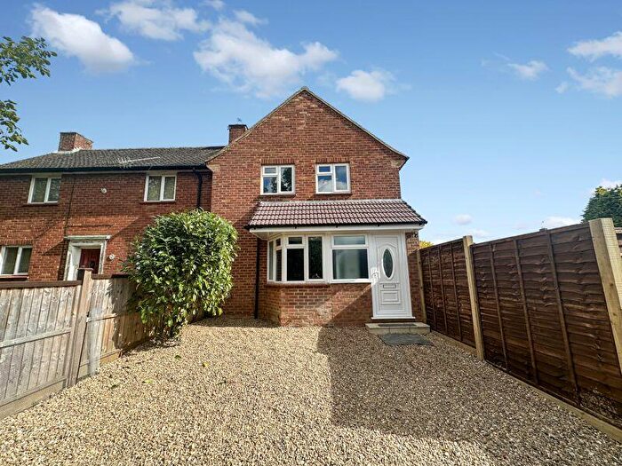 3 Bedroom Terraced House To Rent In Bingham Road, Slough, SL1