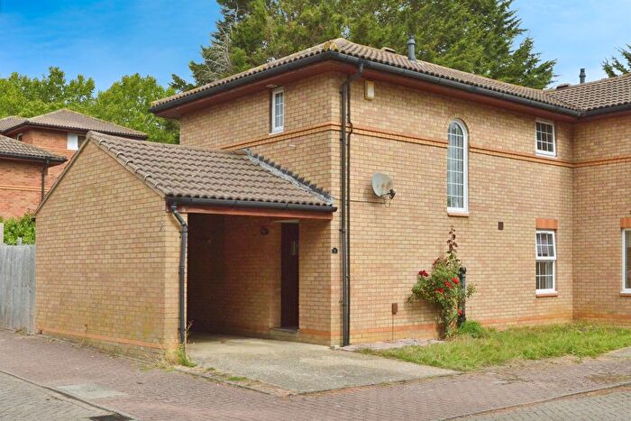 3 Bedroom Semi-Detached House For Sale In Clapham Place, Bradwell Common, Milton Keynes, MK13