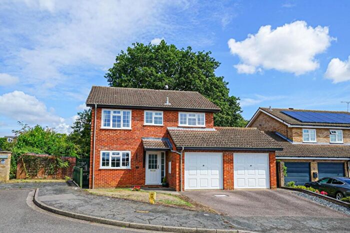 4 Bedroom Detached House For Sale In Cotefield Drive, Leighton Buzzard, LU7