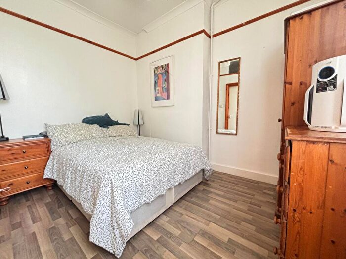 2 Bedroom Flat To Rent In Little Heath, Charlton, SE7