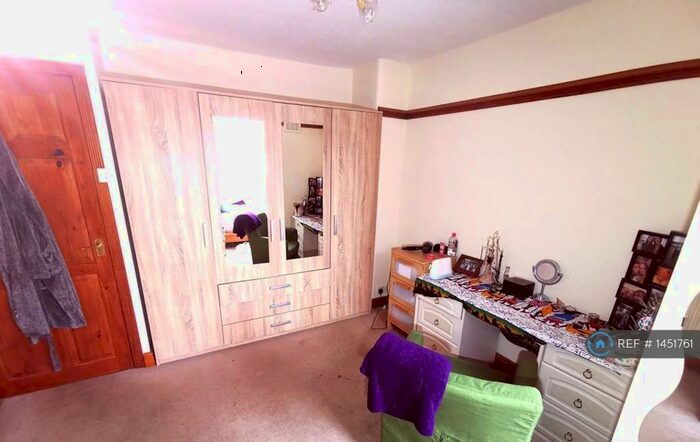 3 Bedroom Semi-Detached House To Rent In Roman Road, Blackburn, BB2