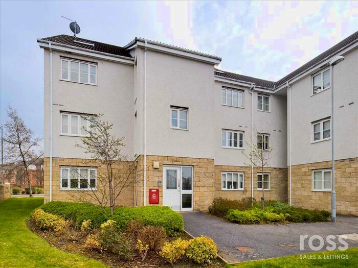 3 Bedroom Flat To Rent In West Wellhall Wynd, Hamilton, Hamilton, ML3