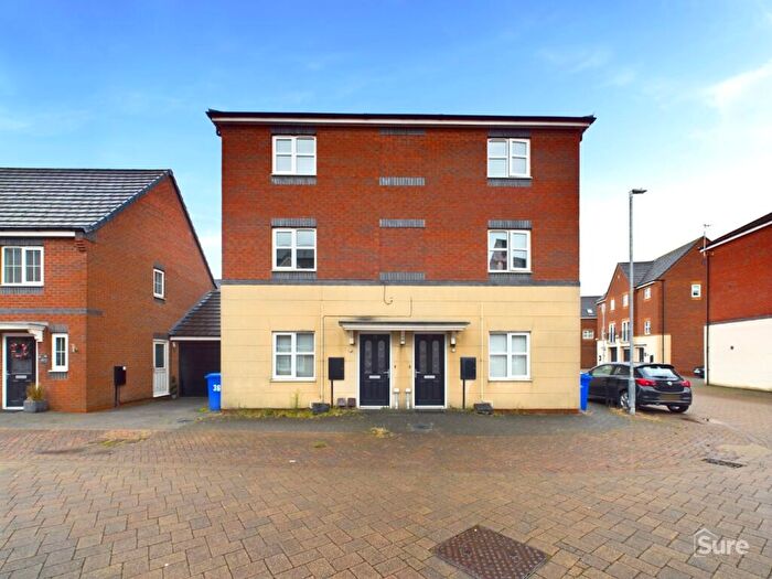 2 Bedroom Maisonette To Rent In Jeque Place, Burton-On-Trent, DE13