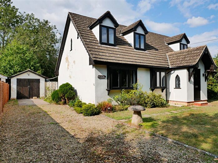 4 Bedroom Detached House For Sale In The Street, Cherhill, SN11