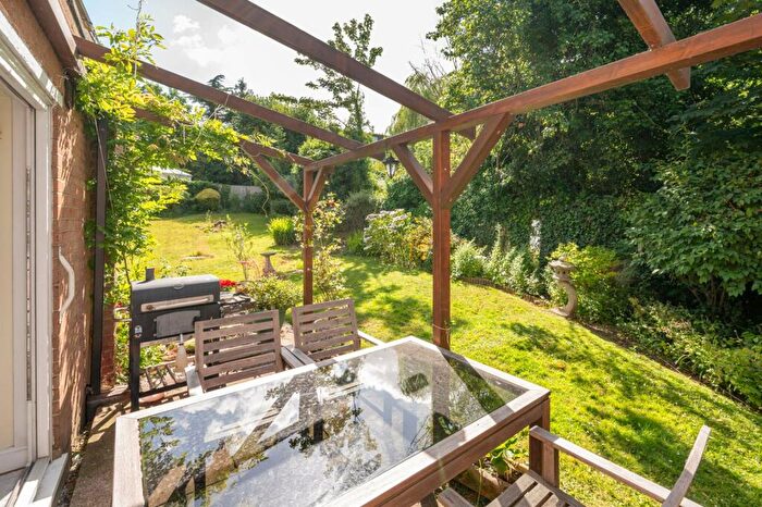 2 Bedroom Flat For Sale In Sunrise View, Mill Hill, London, NW7