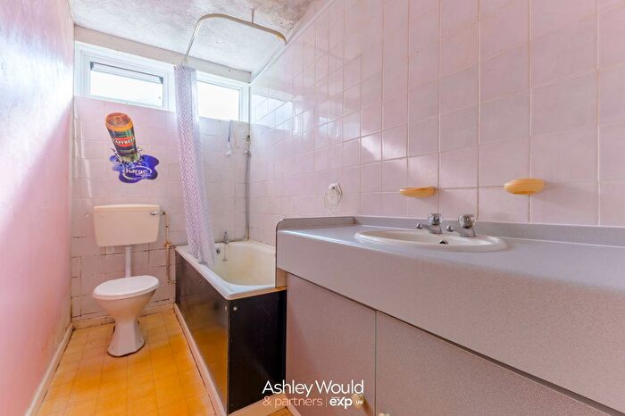 1 Bedroom Flat For Sale In Pakfield Walk, Birmingham, B6