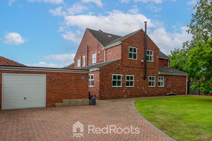 4 Bedroom Semi-Detached House For Sale In High Street, South Elmsall, Pontefract, West Yorkshire, WF9