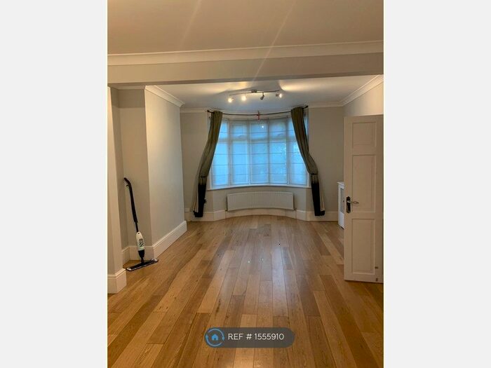 3 Bedroom Semi-Detached House To Rent In Marlborough Lane, Charlton, SE7