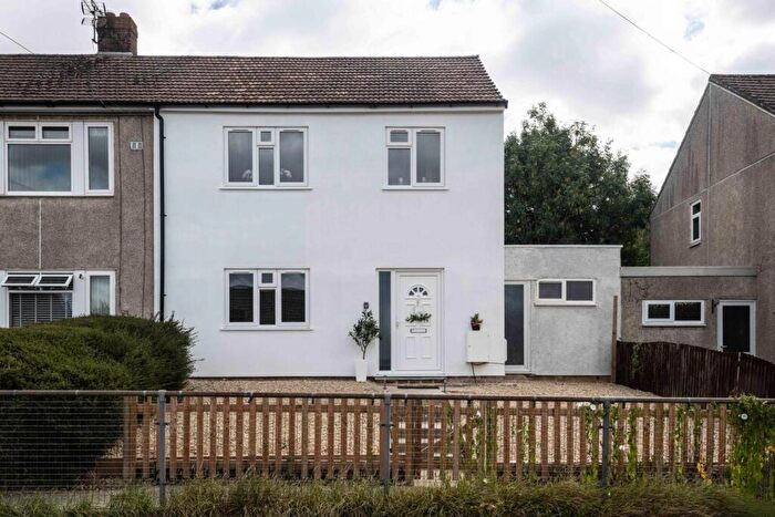 3 Bedroom End Of Terrace House For Sale In Hill Rise, Chippenham, SN15