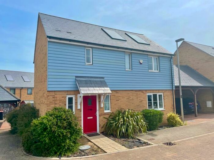 3 Bedroom Detached House To Rent In Canberra Chase, Brooklands, MK10