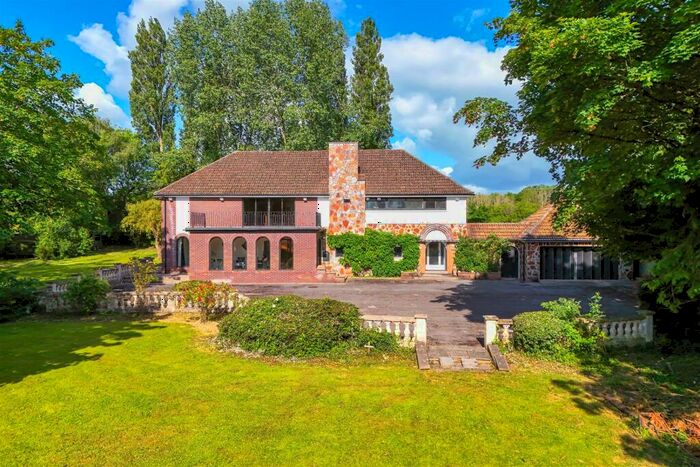 5 Bedroom Detached House For Sale In Pen-Y-Turnpike Road, Dinas Powys, Vale Of Glamorgan, CF64