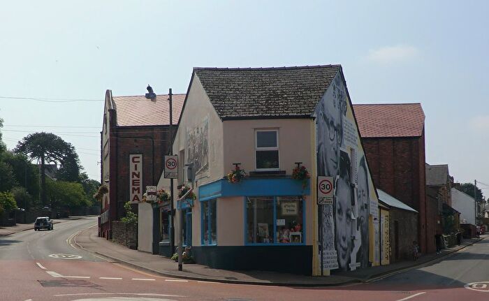 1 Bedroom Flat To Rent In Woodside Street, Cinderford, GL14