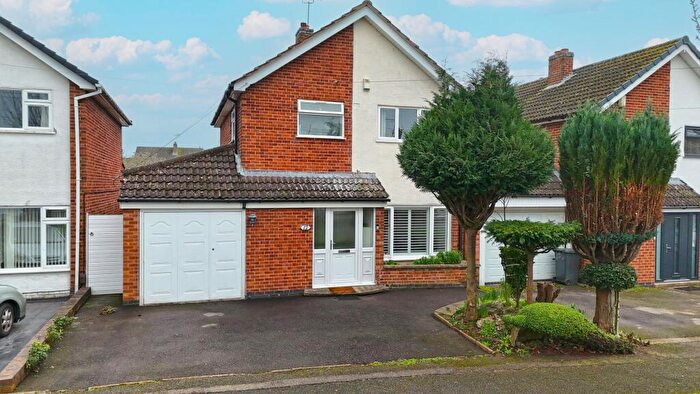 3 Bedroom Detached House For Sale In Yelverton Avenue, Leicester, LE5