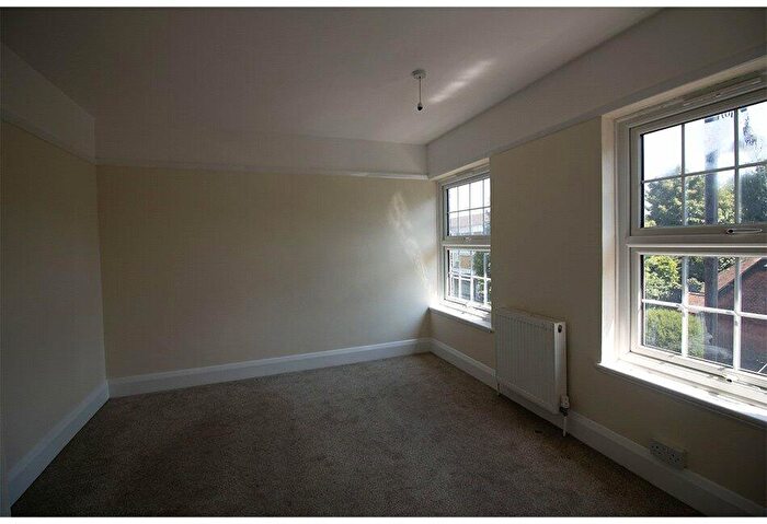 2 Bedroom Apartment To Rent In High Street, Banstead, Surrey, SM7