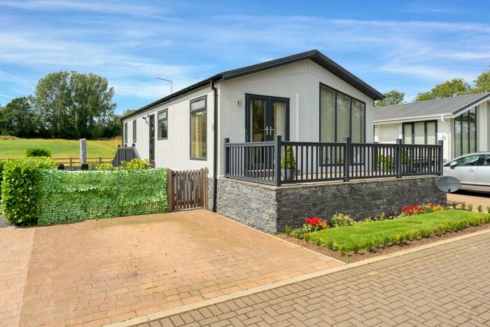 2 Bedroom Lodge For Sale In Mill Lane, Yarwell, Stamford, PE8