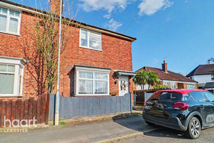 3 Bedroom Semi Detached House For Sale In Manor Street, Wigston, LE18