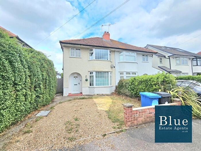 3 Bedroom Semi Detached House For Sale In Buckland Crescent, Windsor, SL4
