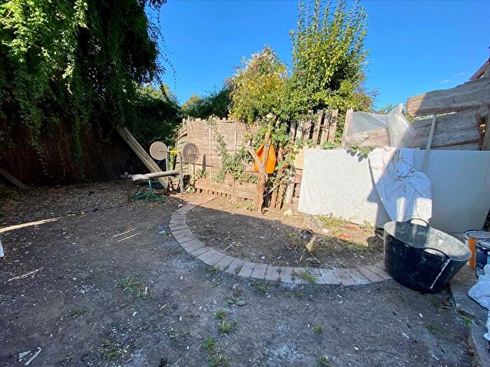 Studio To Rent In Craven Avenue, Ealing, W5