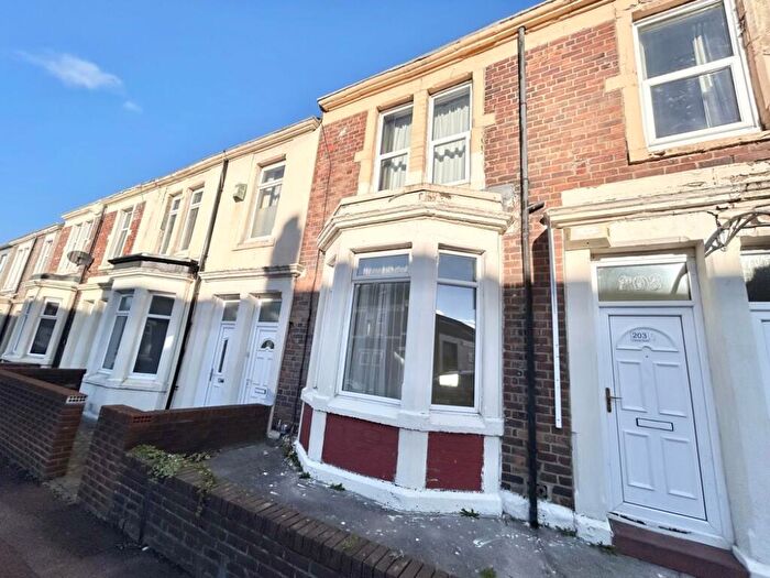 2 Bedroom Flat To Rent In Victoria Road, Gateshead, Tyne And Wear, NE8