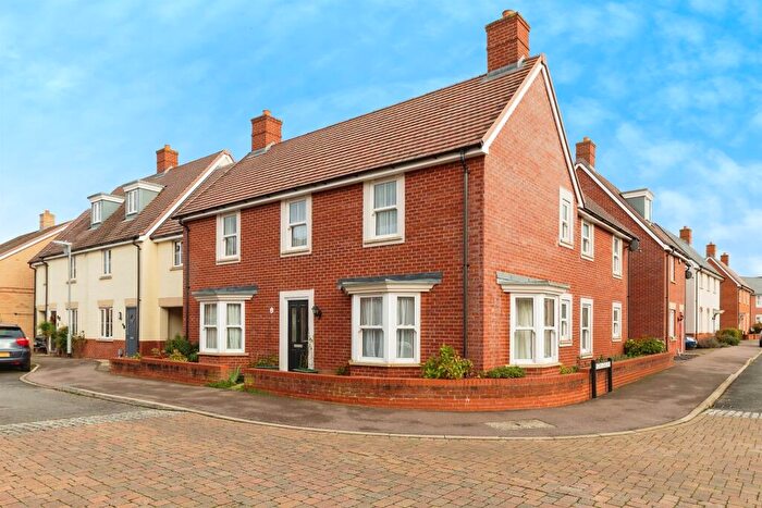 4 Bedroom Detached House For Sale In Fennel Avenue, Stotfold, Hitchin, SG5