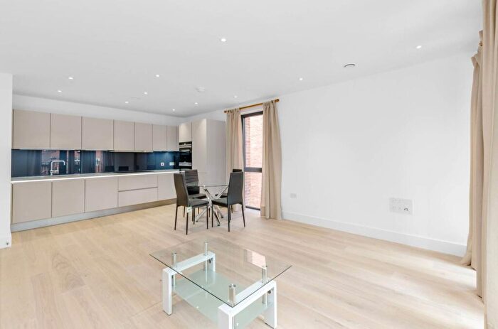 2 Bedroom Flat To Rent In Kidderpore Green, Hampstead, NW3