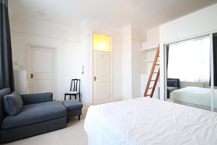 Studio To Rent In Marlborough Hill, London, NW8