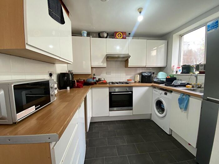 5 Bedroom House To Rent In Cromwell Street, Mount Pleasant, Swansea, SA1