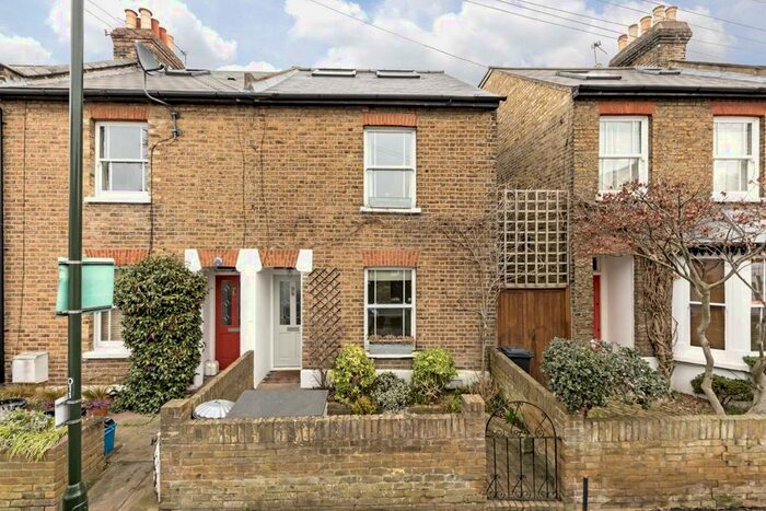 3 Bedroom Terraced House To Rent In Railway Road, Teddington, TW11
