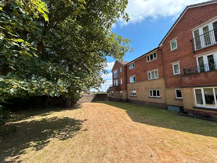 2 Bedroom Flat To Rent In Berkeley Close, Eccleshill, Bradford, West Yorkshire, BD2