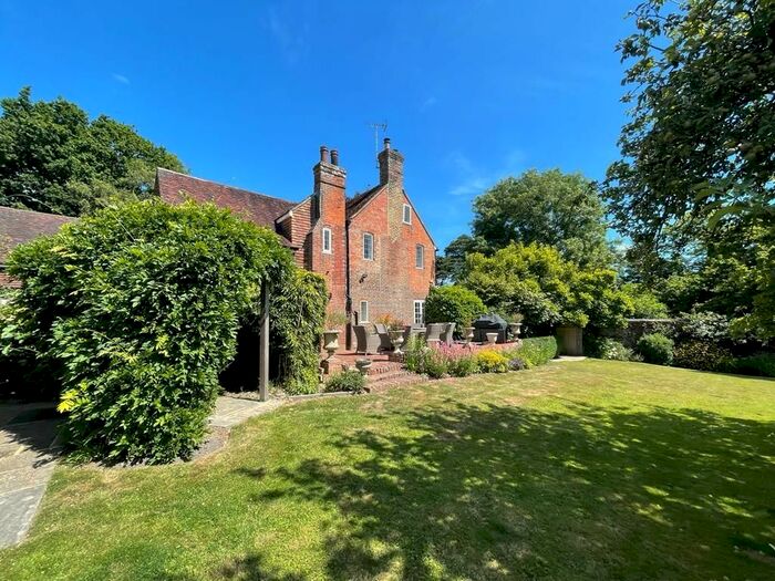 4 Bedroom Detached House For Sale In Church Hill, Sedlescombe, TN33