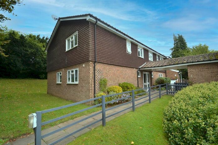 2 Bedroom Flat To Rent In Thelusson Court, Woodfield Road, Radlett, WD7