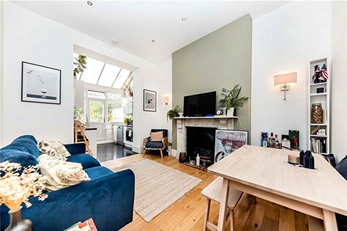 2 Bedroom Flat To Rent In Batoum Gardens, London, W6