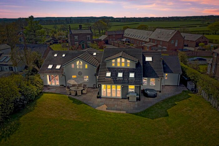 4 Bedroom Detached House For Sale In Street Lane, Lower Whitley, Warrington, WA4