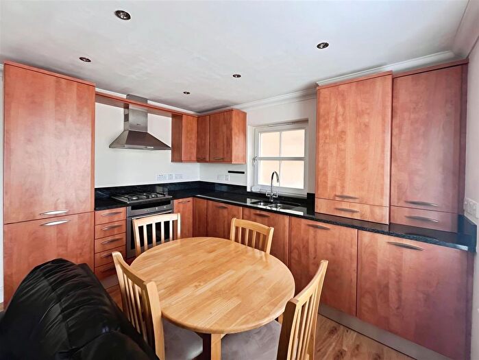 2 Bedroom Flat To Rent In Central Parade, Herne Bay, CT6