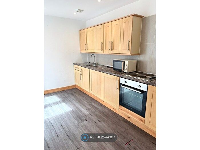 3 Bedroom Flat To Rent In Mill Lane, Bedminster, Bristol, BS3