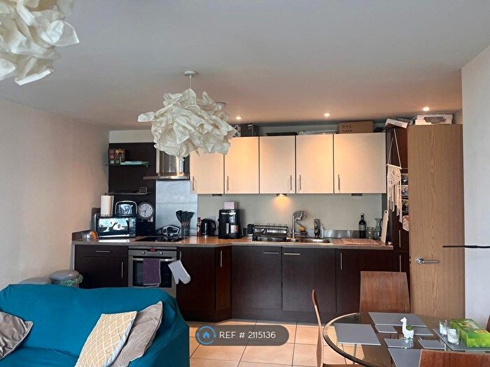 2 Bedroom Flat To Rent In Ferry Court, Cardiff, CF11