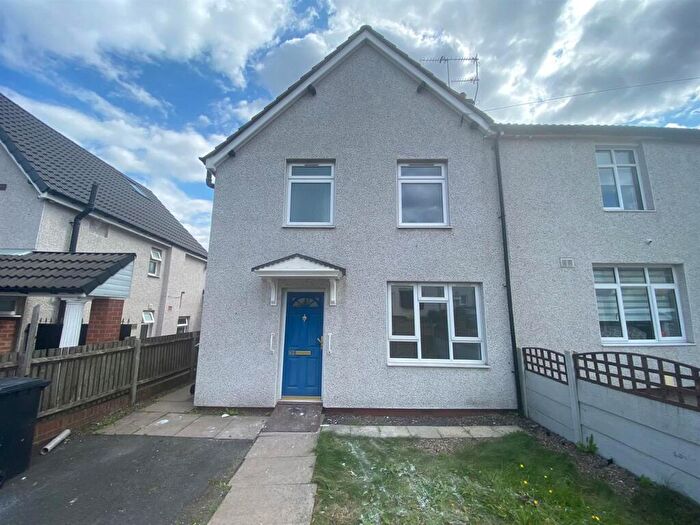 3 Bedroom Semi-Detached House To Rent In Bunns Lane, Dudley, DY2