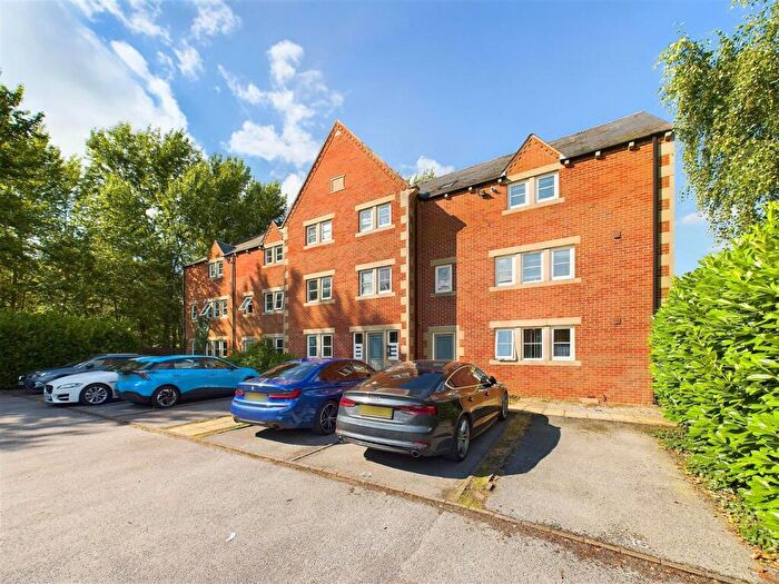 2 Bedroom Apartment To Rent In Brampton Court, Old Road, Chesterfield, S40