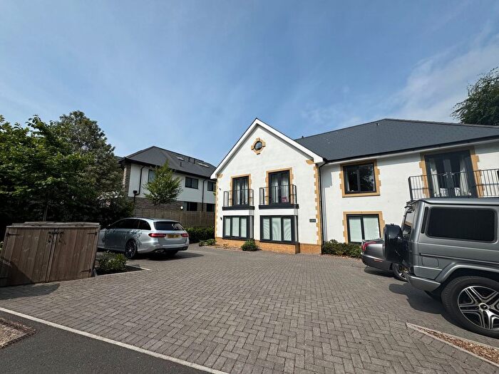 3 Bedroom Flat To Rent In Carbery Avenue, Bournemouth, BH6