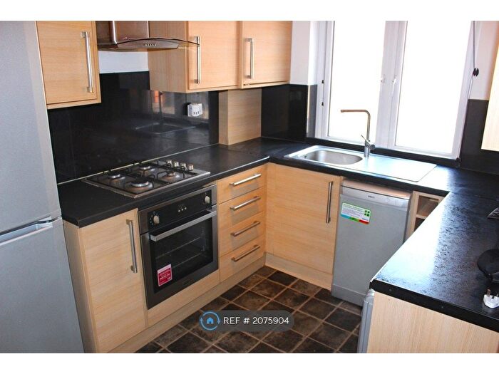 2 Bedroom Maisonette To Rent In Greenhill Way, Harrow, HA1