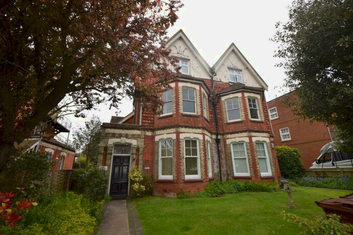 3 Bedroom Flat To Rent In Grange Road, Meads, Eastbourne, BN21