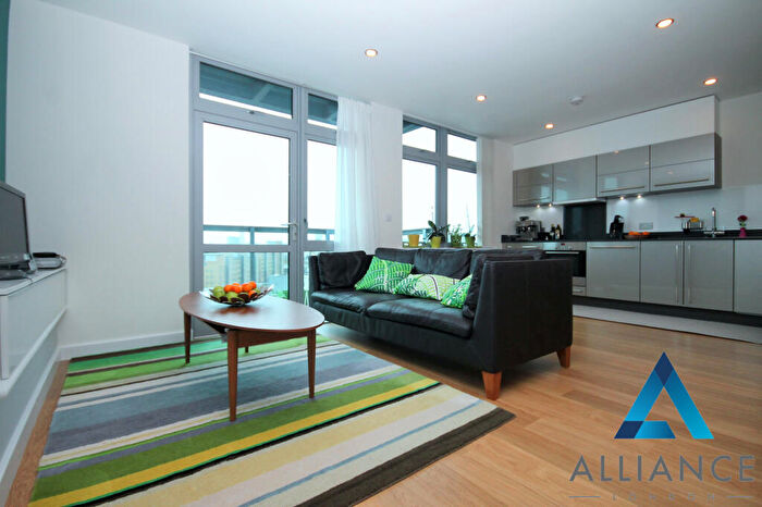 3 Bedroom Flat To Rent In Iona Tower, Ross Way, London, E14