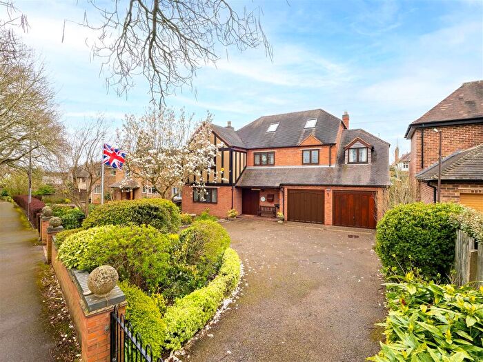 4 Bedroom Detached House For Sale In Avenue Road, Stratford-upon-Avon, CV37