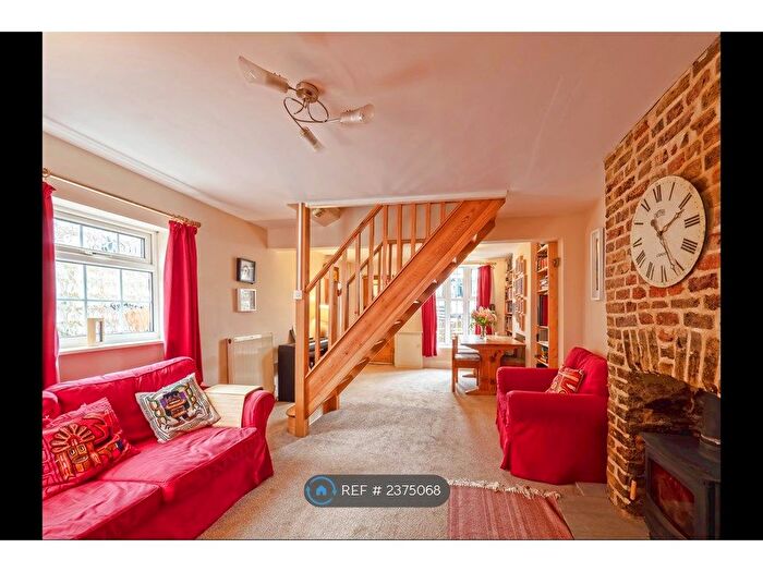 2 Bedroom End Of Terrace House To Rent In Nelson Road, Twickenham, TW2