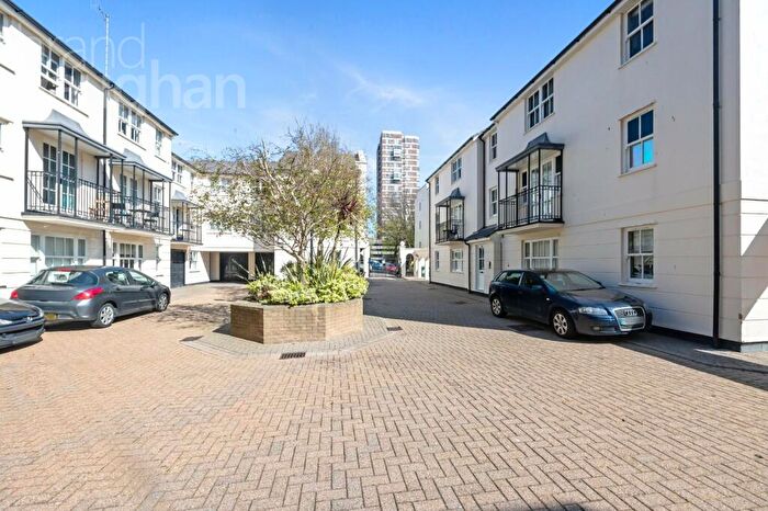 1 Bedroom Flat To Rent In Russell House, Russell Mews, Brighton, East Sussex, BN1
