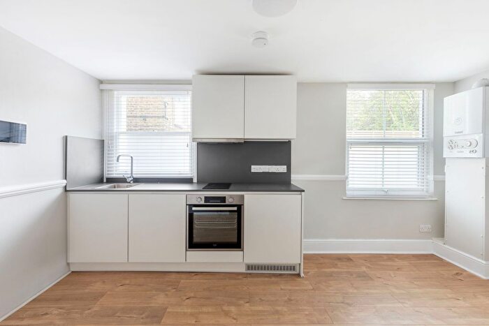 Studio To Rent In Fordwych Road, London, NW2