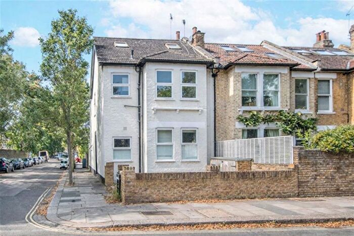 Studio For Sale In Kingston Road, Teddington, TW11