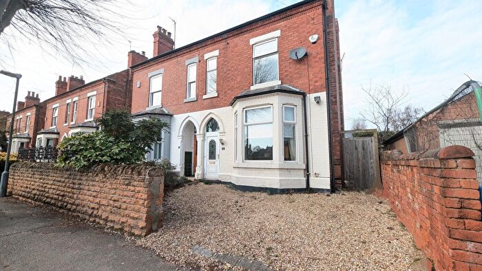 4 Bedroom Semi Detached House To Rent In Chaworth Road, Nottingham, NG2