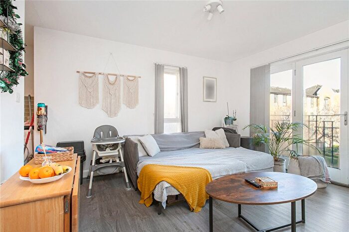 1 Bedroom Flat To Rent In Kempton Court, Durward Street, London, E1